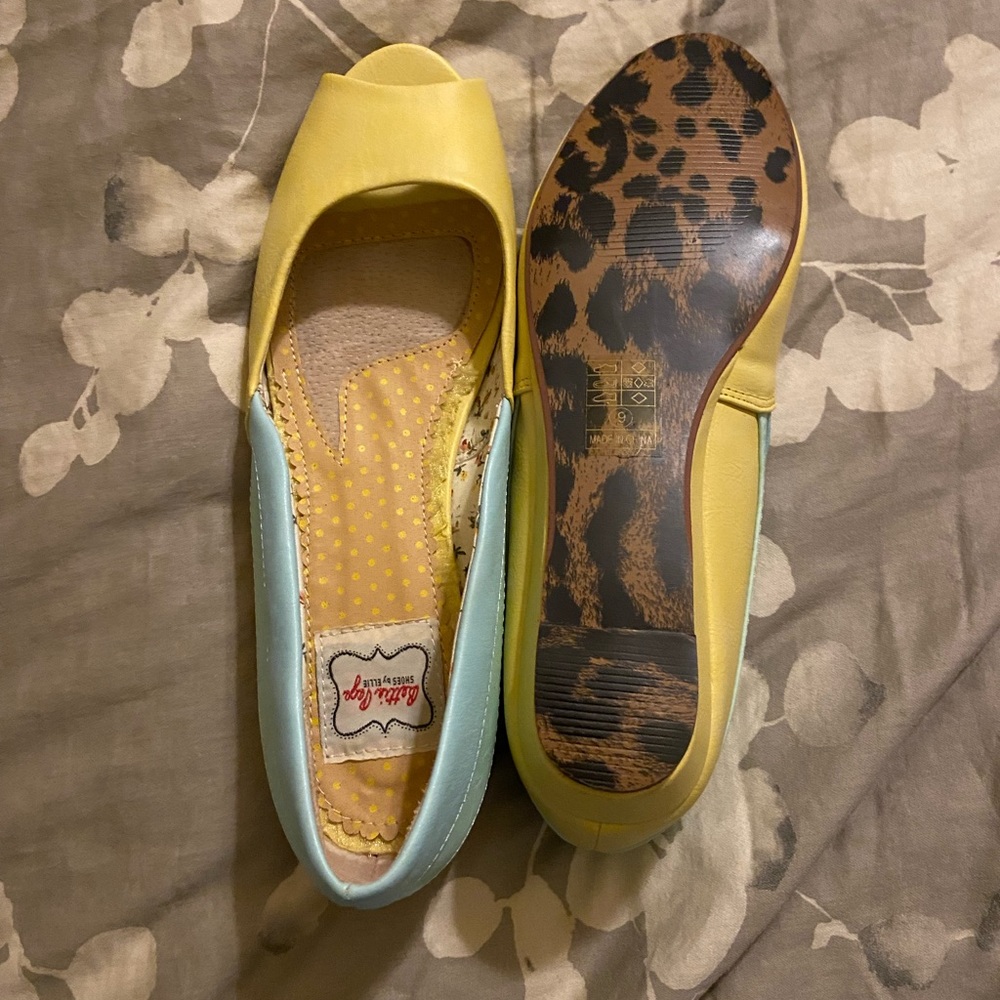 Bettie Page open toe kitten wedge flats size 9 - NEVER WORN!